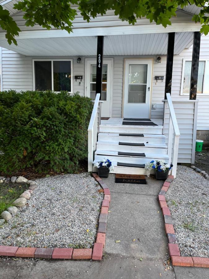 Cozy 1 bed ~ Close to Soaring Eagle&Downtown Mount Pleasant Zewnętrze zdjęcie